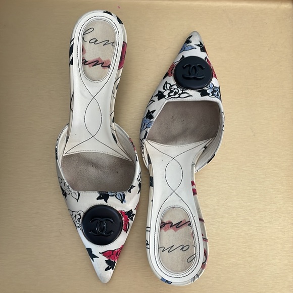 Chanel Mule Slides - Picture 6 of 6